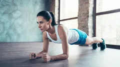 Wat levert de plankoefening op voor het lichaam van vrouwen boven de 40-50 jaar?