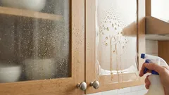 Vetspatten en stof zullen niet langer aan keukenkastjes blijven kleven: dit is wat u moet doen